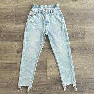 EUC American Eagle Highest Rise Mom Jean Cut Out Waistband Light Blue US 0 Short